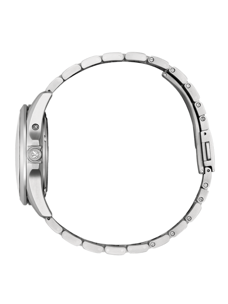 Seitenansicht einer silbernen Armbanduhr mit Metallband auf schwarzem Hintergrund.
