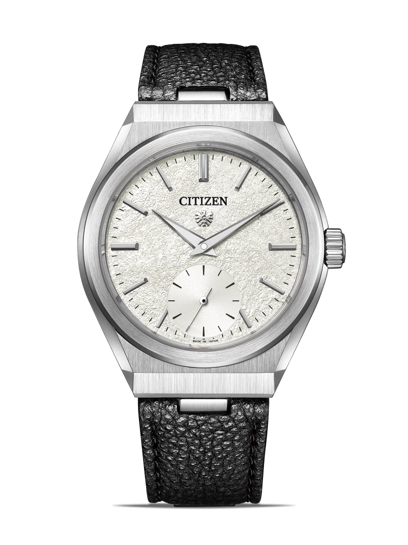 Citizen-Uhr mit strukturiertem Zifferblatt und Lederarmband, elegantes Design.