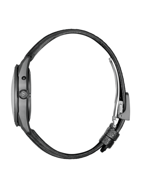 Seitenansicht einer schwarzen Uhr mit Lederarmband und Verschluss.