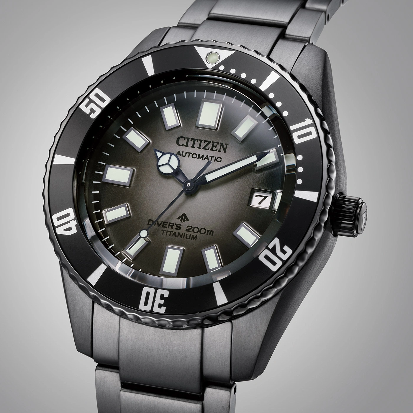 Citizen watch, black bezel, titanium, diver's watch, automatic, grey dial, date display