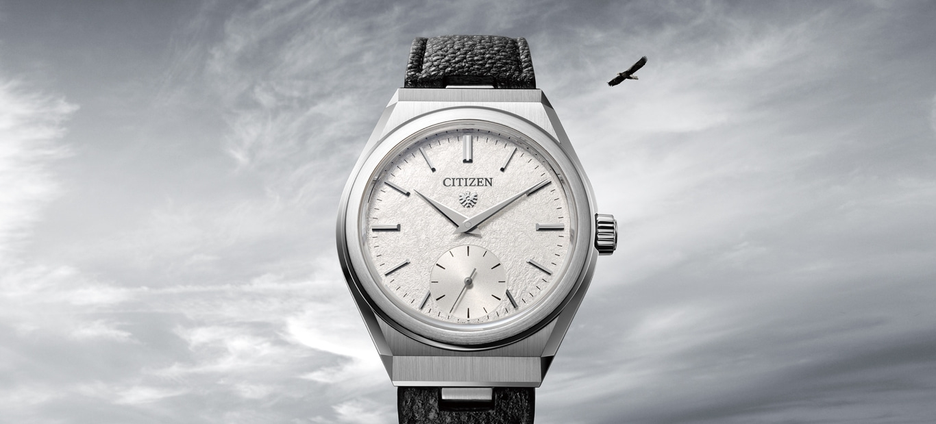 Citizen-Uhr mit Vogel am Himmel, Schwarz-Weiß-Bild, elegantes Design