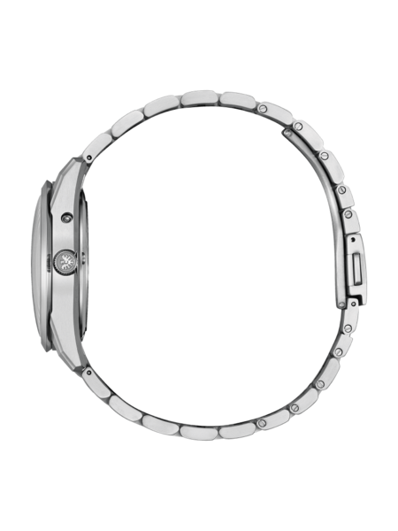 Seitenansicht einer silbernen Armbanduhr mit Metallband auf grünem Hintergrund.
