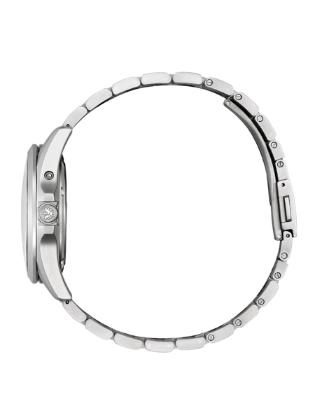 Seitenansicht einer silbernen Armbanduhr mit Metallband auf schwarzem Hintergrund.