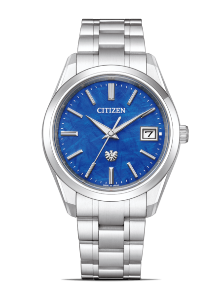 Citizen-Uhr mit blauem Zifferblatt und silbernem Armband, elegantes Design.